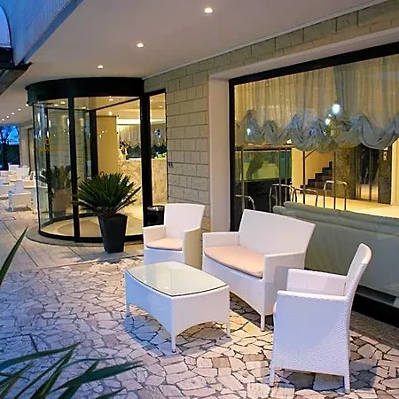 Hotel Granada 4*