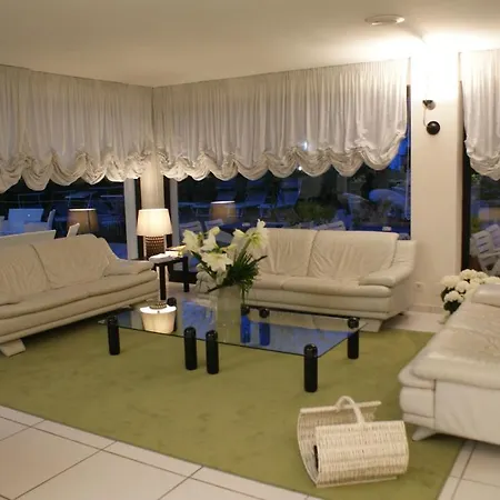 Granada 4*